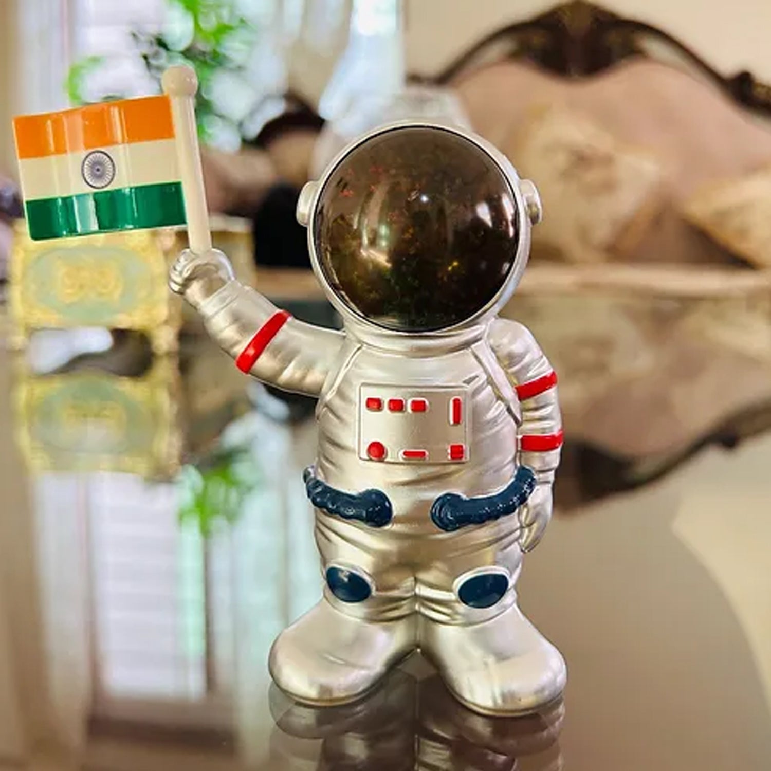 Astronaut Ornament Moving Hand